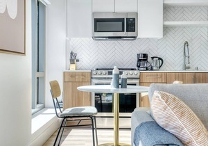 Amazing Oakland 1BR w/ Pool, W/D, Sky Deck, next to BART, by Blueground