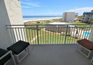 Amazing Ocean Views from this 3rd Floor unit! With a Pool, Beach Boardwalk, Boat
