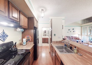 Amazing Tropical Condo w/Shared Pool, Private Washer/Dryer, Free WiFi, Lanai