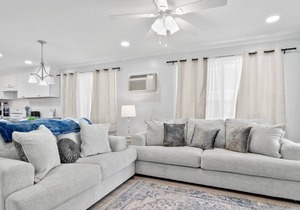Amazing views,updated and modern ocean view condo w/private balcony and shared pool