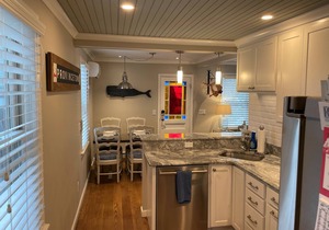 Amazing WEST END location, steps away from all the action!