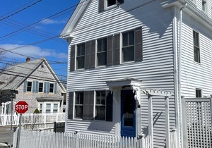 Amazing WEST END location, steps away from all the action!