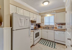 Amelia Landings | Screened Porch | Wooded View | Community Pool | Short Walk to Beach
