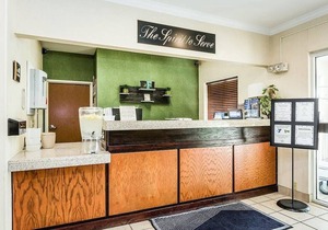 AmericInn by Wyndham Davenport