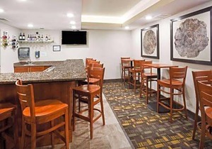 AmericInn by Wyndham DeWitt