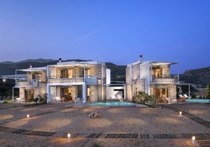 AMMOS-CEDAR BAY BEACHSIDE VILLAS -LUXURY STONE VILLA -PRIVATE POOL