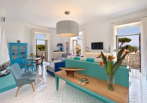 AMORE RENTALS - Appartamento La Terrazza sul Porto with Sea View, Beach Front