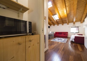Ampio alloggio con 2 camere e 2 bagni