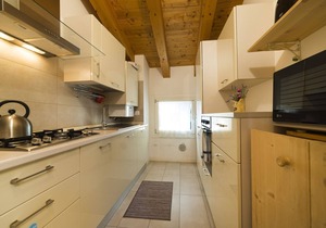 Ampio alloggio con 2 camere e 2 bagni