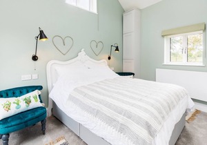 An idylic countryside getaway, with Swimming Pool, Jacuzzi and Sauna!