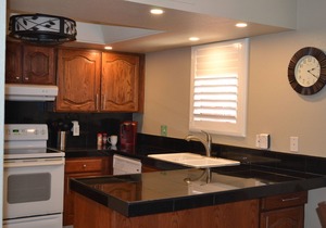 Anasazi Village - Beautiful Setting-Dining, Shopping, Golf, Peaceful