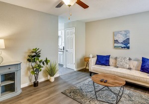 Anchor by Pleasure Pier #2: Updated Condo Community, Heart of the City