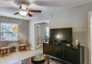 Anchor by Pleasure Pier #7: Updated Condo Community, Heart of the City