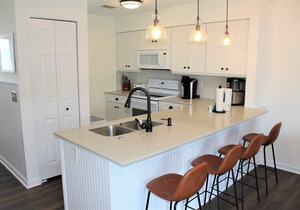 Anchors Away, Dog-Friendly & Upgraded Condo in Pirate's Cove!