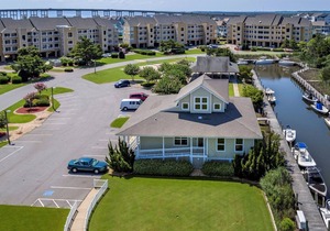 Anchors Away, Dog-Friendly & Upgraded Condo in Pirate's Cove!