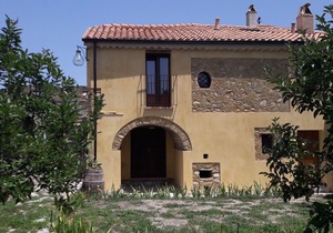 Ancient holiday home in the countryside of Stilo with garden