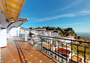 Andalusian penthouse with spectacular views