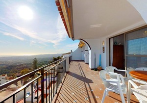 Andalusian penthouse with spectacular views