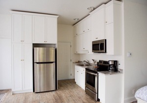 Anderson Lane Studio l Beach Access l TV I Kitchen