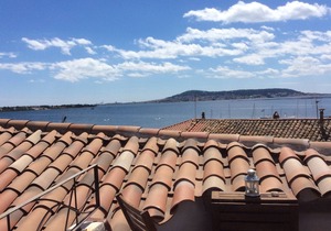 Apart 2 Overlooking Etang De Thau Bouzigues. Amazing Views 2nd floor sleeps 2-4
