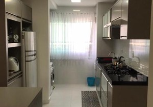 Apartamento 2 dormitórios a 300 metros do mar na Meia Praia - Itapema-sc