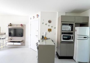 Apartamento 2 dormitórios a 300 metros do mar na Meia Praia - Itapema-sc
