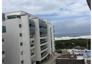 Apartamento aconchegante vista mar e piscina em cond de Arraial do Cabo