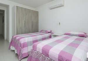 Apartamento com 02 Dormitórios na Quadra do mar