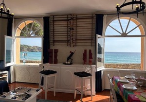 Apartamento con jardín a 11 metros de la playa. B3.