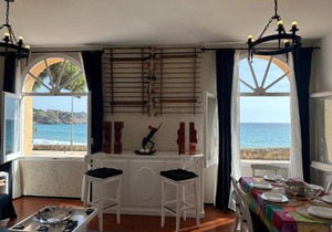 Apartamento con jardín a 11 metros de la playa. B3.