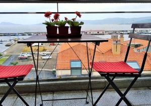 Apartamento con terraza y vistas al mar, Portosín