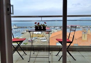Apartamento con terraza y vistas al mar, Portosín