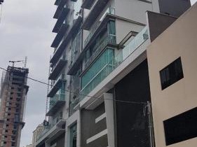 Apartamento Meia Praia excelente