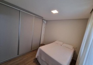 Apartamento Meia Praia excelente