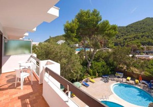 Apartamentos Cala LLonga Playa
