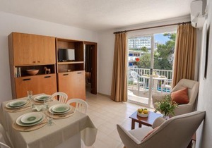 Apartamentos Cala LLonga Playa