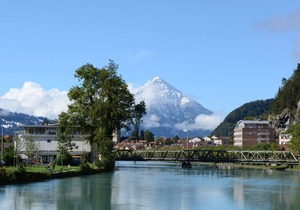 Aparthotel Goldey directly on the Aare