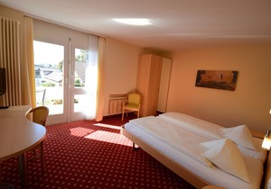 Aparthotel Goldey directly on the Aare