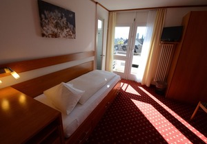 Aparthotel Goldey directly on the Aare