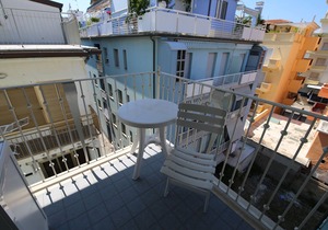 Apartment 20 Meters From The Sea 7 Beds With Small Sea View
