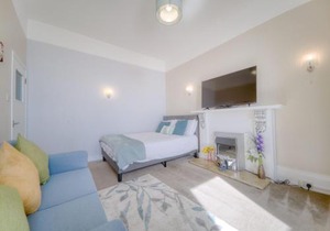 Apartment 1 Large Studio Sea Front- Sea Views- Free Parking