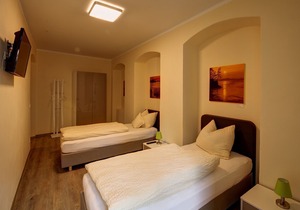 Apartment / 2 bedrooms, bathroom u. add. Guest toilet in the old town of Görlitz