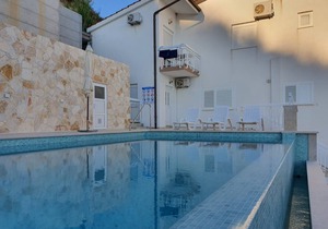Apartment 3 with pool and amazing sea view