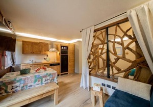 Apartment 5 - Blue Moon