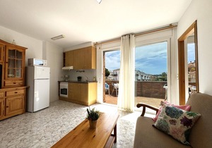 Apartment 5 minutes walk from Riells beach
