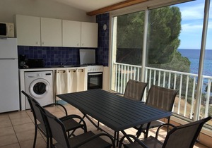 Apartment 5 people 2nd floor, superb sea view, direct access to the beach