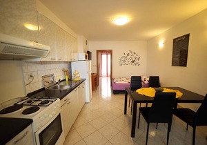Apartment 63/93 (Istria - Pula), 750m from the beach