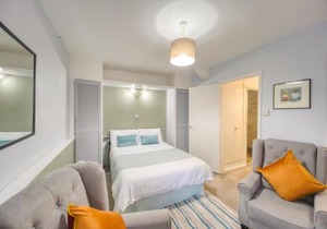Apartment 8 - Large Studio Sea Front-Ground floor -Free Parking