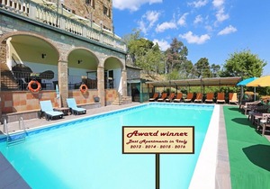 Apartment(A) with swimming pool, jacuzzi in the center of Tuscany for max. 4 persons.