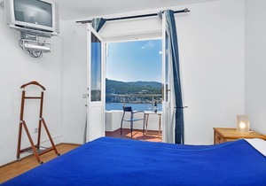 Apartment Ana - 5 m from beach: R2-12(2) - Cove Pokrivenik, Island Hvar, Croatia